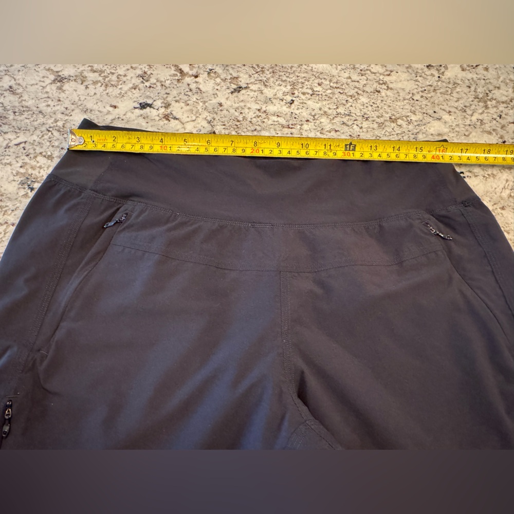 Lululemon Athletica Black Joggers for Effortless Style - Picture 3 of 13